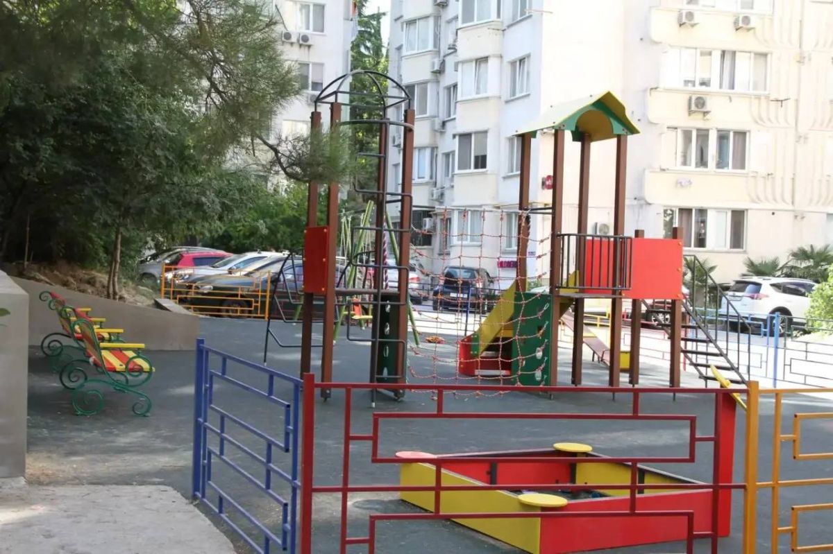 В Ялте появилось новое пространство для игр и спорта В Ялте появилось новое пространство для игр и спорта