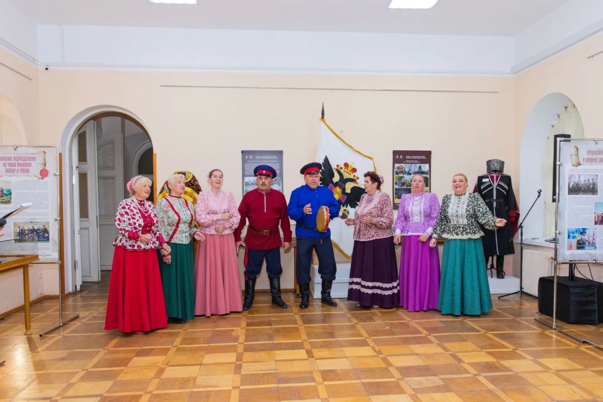 В Симферополе открылась выставка «Где ступает нога казака, там наступает мир» В Симферополе открылась выставка «Где ступает нога казака, там наступает мир»