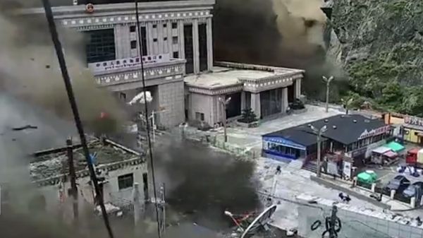 Директор ЦРУ в Москве и наводнение в Непале: топ новостей недели