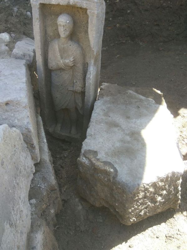 Археологи раскрыли тайну элитного захоронения в Херсонесе Археологи раскрыли тайну элитного захоронения в Херсонесе