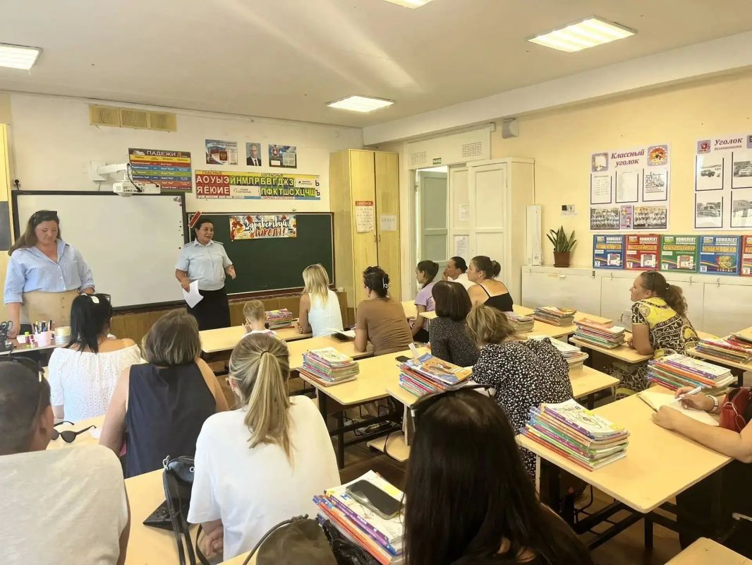 В преддверии Дня знаний керченские транспортные полицейские провели родительские собрания по безопасности на ж/д объектах В преддверии Дня знаний керченские транспортные полицейские провели родительские собрания по безопасности на ж/д объектах