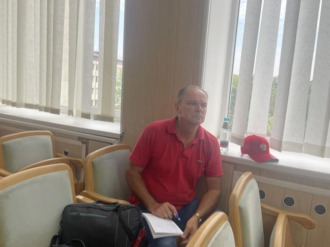 В администрации Симферопольского района обсудили вопросы легализации трудовых отношений В администрации Симферопольского района обсудили вопросы легализации трудовых отношений