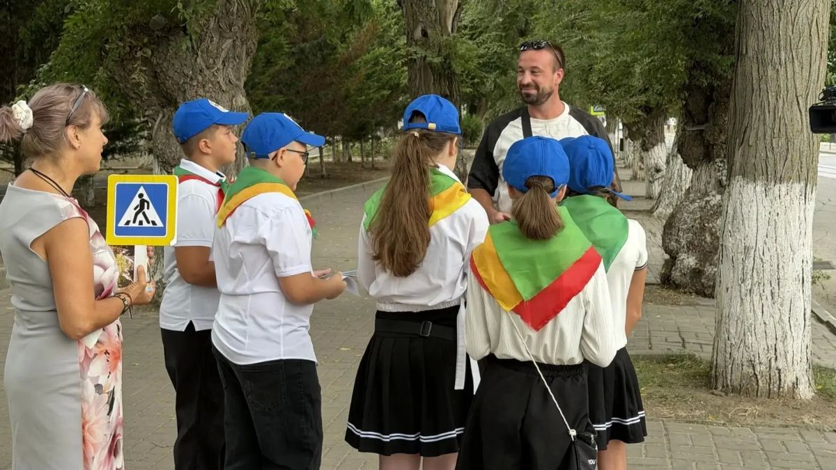 В Евпатории прошла акция «Водитель, внимание, тормози заранее!» В Евпатории прошла акция «Водитель, внимание, тормози заранее!»