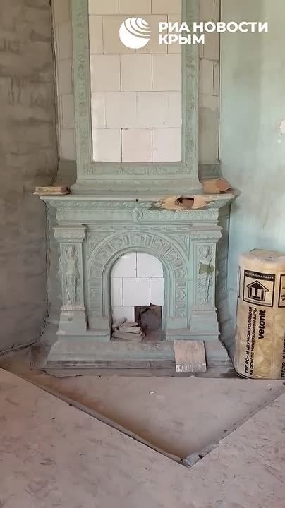 Восстановить исторический облик фасада – самая сложная задача, которая стояла перед реставраторами Крымской филармонии
