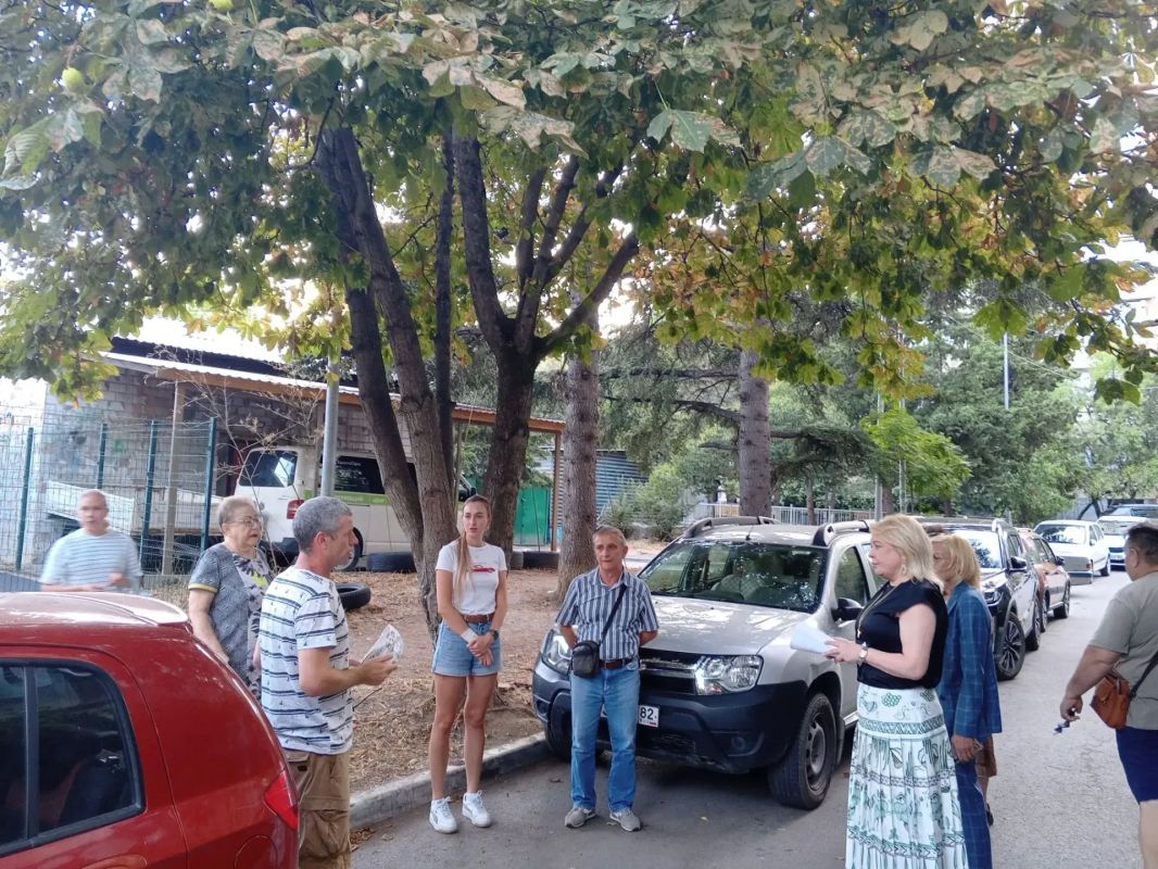 Янина Павленко: И снова обход муниципалитета – сегодня в работе большой микрорайон на улице Халтурина Янина Павленко: И снова обход муниципалитета – сегодня в работе большой микрорайон на улице Халтурина
