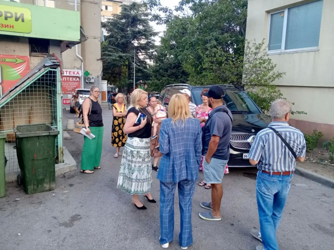 Янина Павленко: И снова обход муниципалитета – сегодня в работе большой микрорайон на улице Халтурина Янина Павленко: И снова обход муниципалитета – сегодня в работе большой микрорайон на улице Халтурина