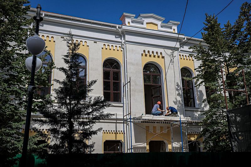 В Симферополе завершают реставрацию Крымской филармонии В Симферополе завершают реставрацию Крымской филармонии