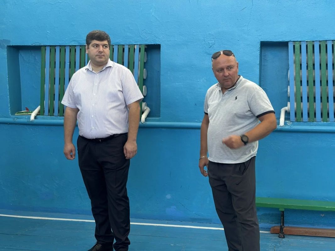 Анушаван Агаджанян: От имени Главы Республики Крым поздравил педагогов, школьников и родителей МБОУ «Завет-Ленинская школа-детский сад» Джанкойского района с Днем знаний! Анушаван Агаджанян: От имени Главы Республики Крым поздравил педагогов, школьников и родителей МБОУ «Завет-Ленинская школа-детский сад» Джанкойского района с Днем знаний!