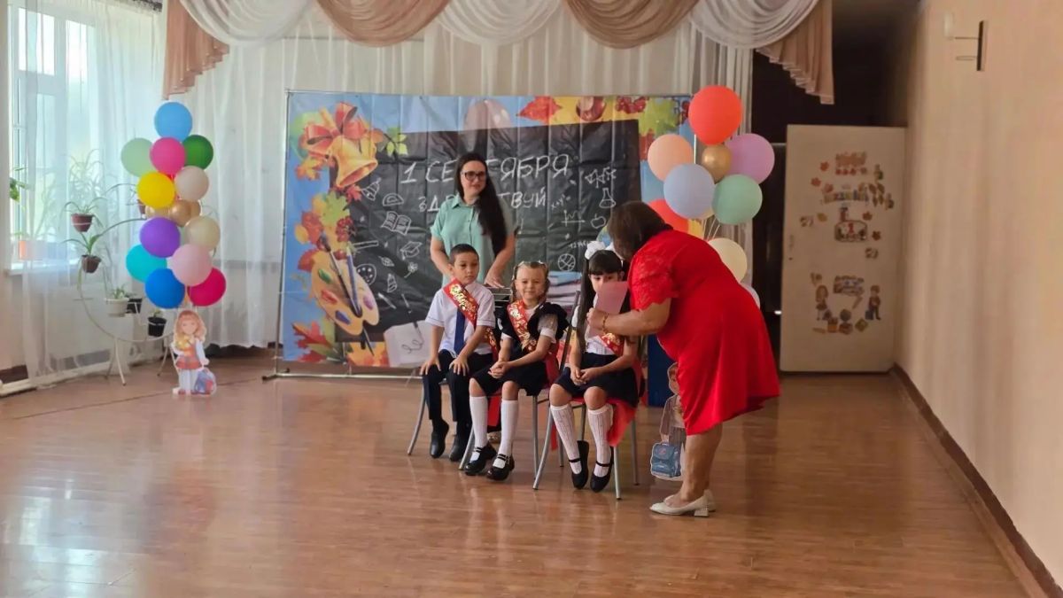 Уважаемые жители Ленинского района! Дорогие школьники, педагоги и родители! Уважаемые жители Ленинского района! Дорогие школьники, педагоги и родители!
