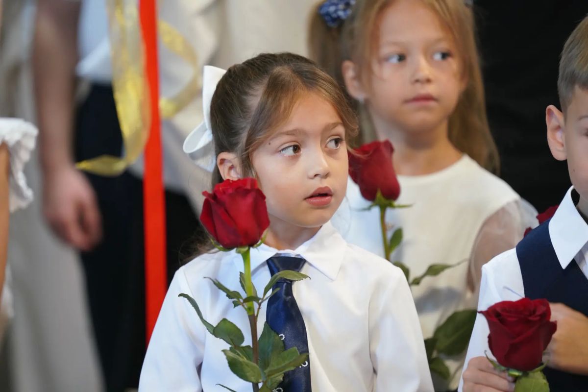 Алексей Зинченко: С Днём знаний!. Сегодня принял участие в торжественной линейке в школе № 5 имени 85-го гвардейского гаубичного артиллерийского Симферопольского краснознаменного орденов Суворова, Кутузова и Александра... Алексей Зинченко: С Днём знаний!. Сегодня принял участие в торжественной линейке в школе № 5 имени 85-го гвардейского гаубичного артиллерийского Симферопольского краснознаменного орденов Суворова, Кутузова и Александра...