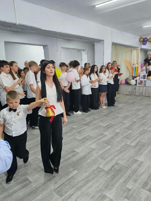 Уважаемые жители Ленинского района! Дорогие школьники, педагоги и родители! Уважаемые жители Ленинского района! Дорогие школьники, педагоги и родители!