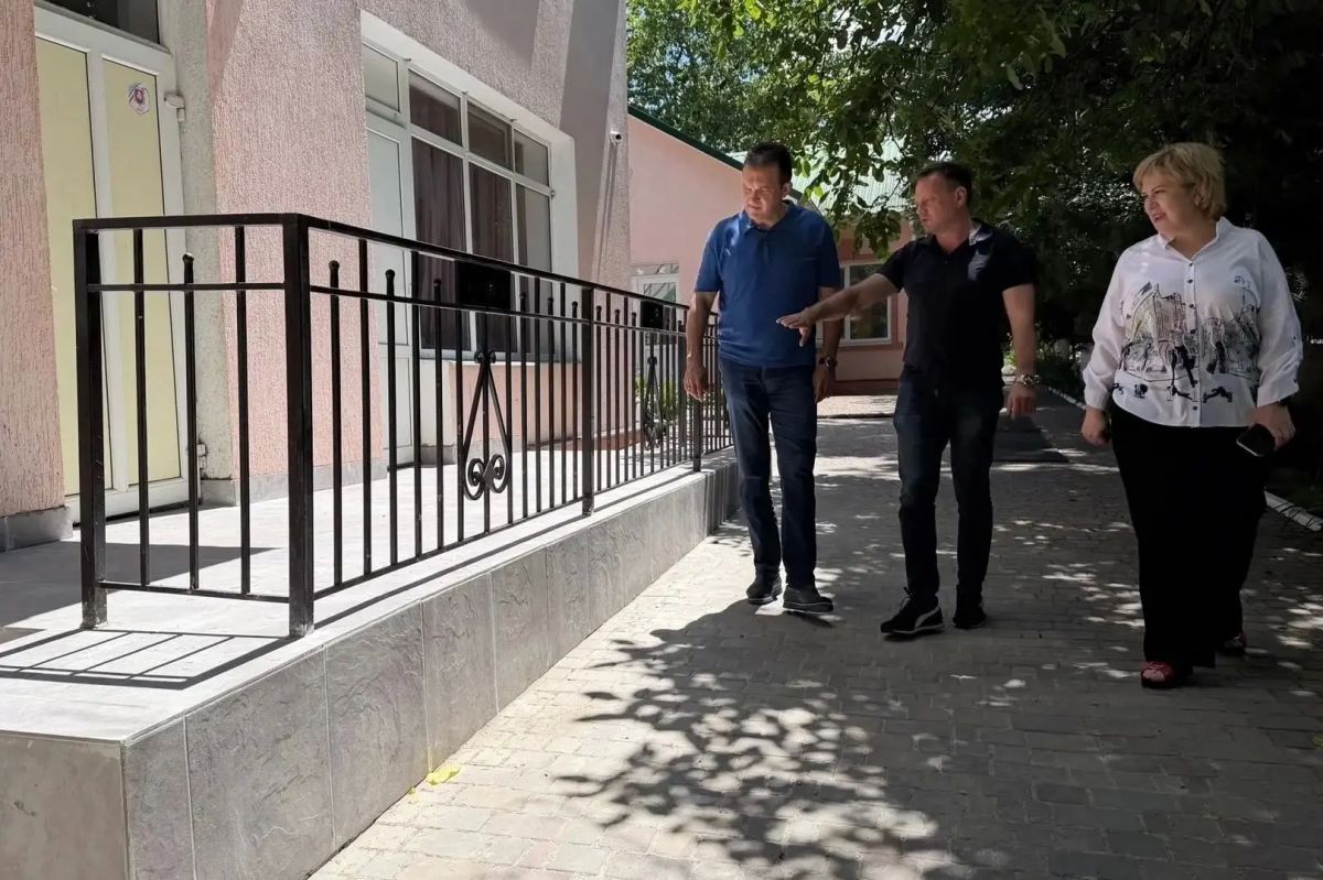 Владимир Константинов: В 76,5% образовательных организаций Крыма, включая школы, детские сады и учреждения дополнительного образования, официально сформированы попечительские советы