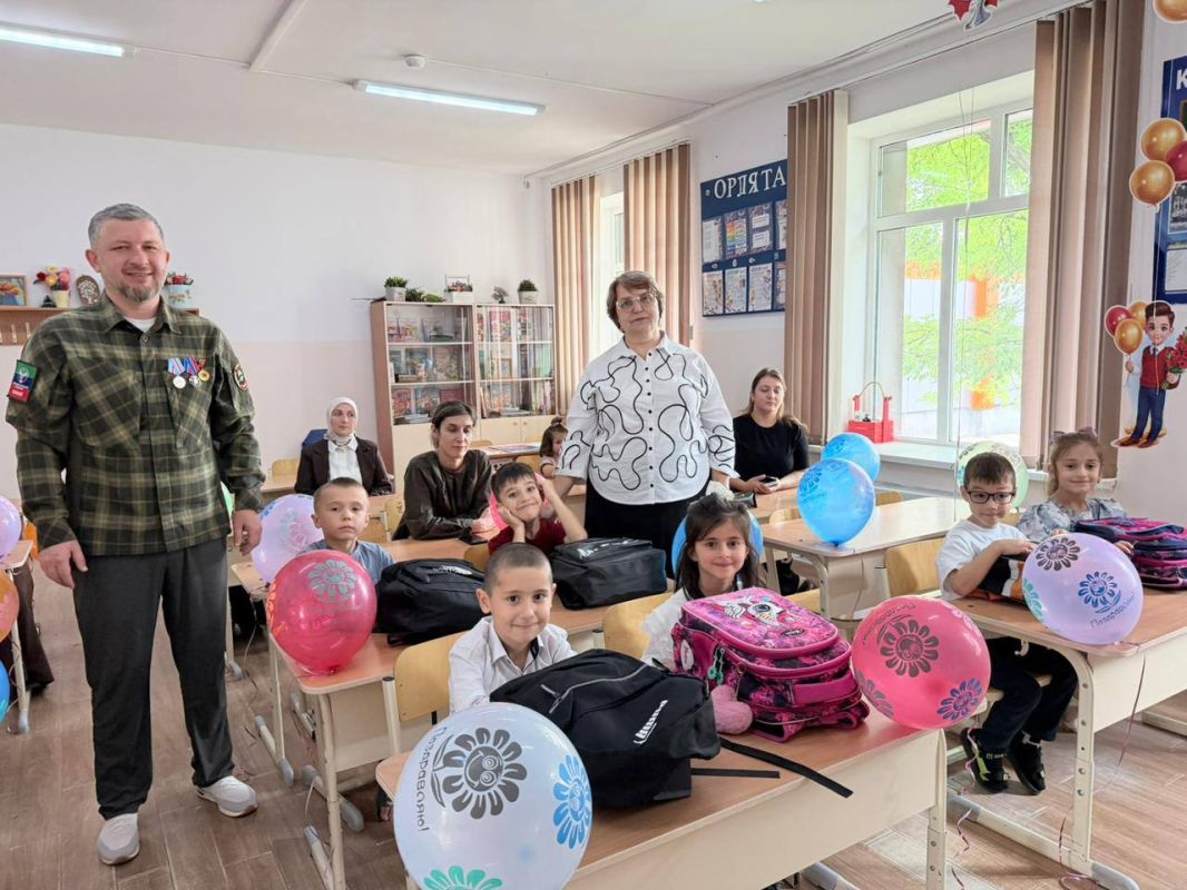 По поручению руководства фонда, представитель БФ в Дагестане посетил школу имени Героя России Магомеда Нурбагандова По поручению руководства фонда, представитель БФ в Дагестане посетил школу имени Героя России Магомеда Нурбагандова