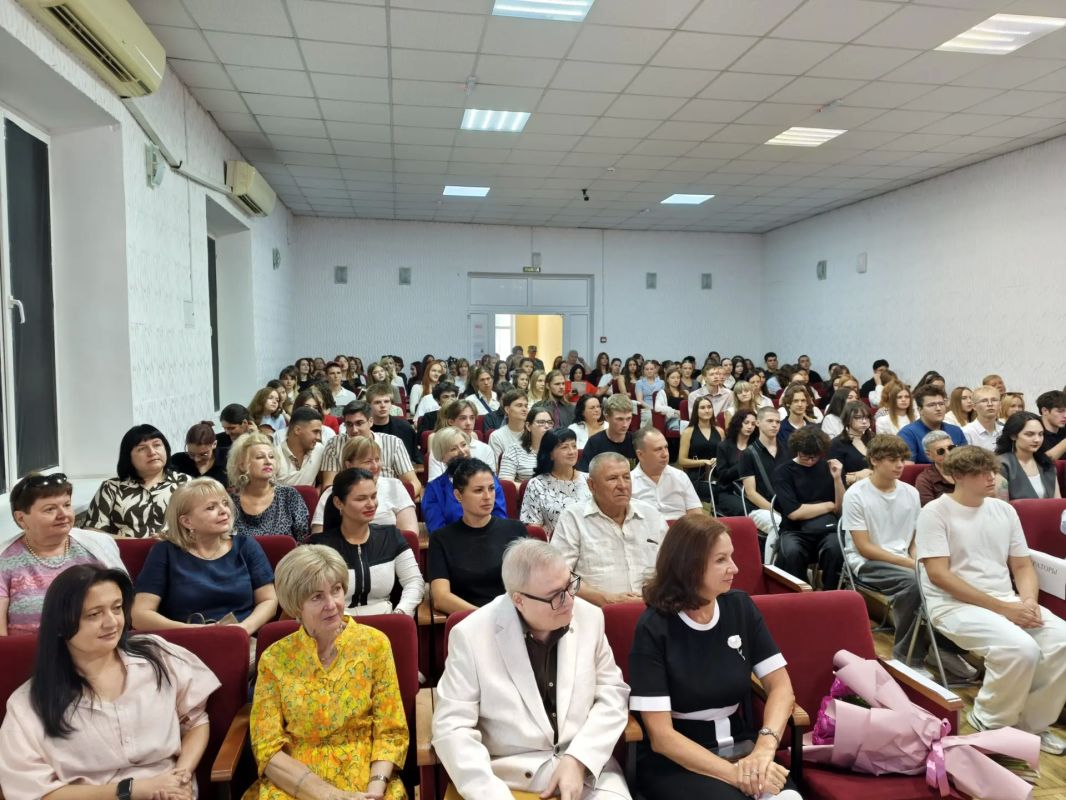 Торжественное открытие нового учебного года в КУКИиТ: первокурсников приветствовали ректор и министр культуры РК Торжественное открытие нового учебного года в КУКИиТ: первокурсников приветствовали ректор и министр культуры РК
