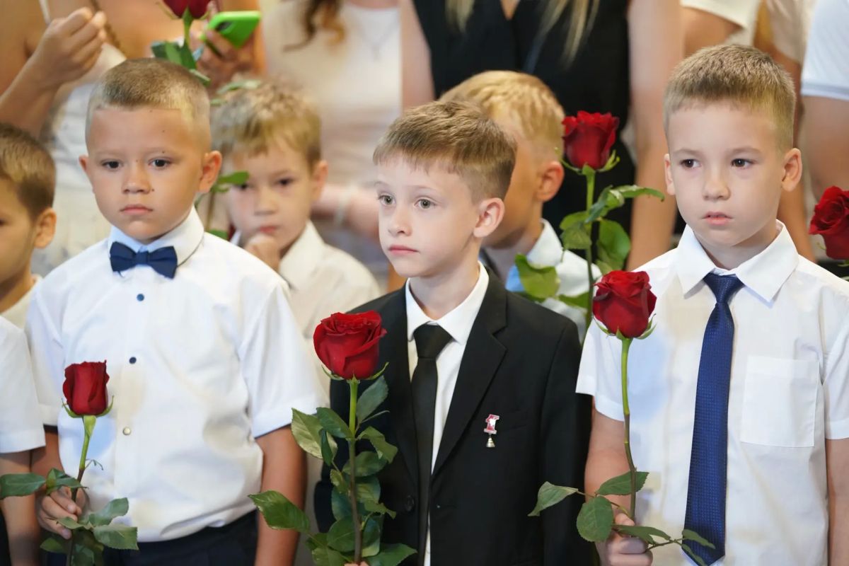 Алексей Зинченко: С Днём знаний!. Сегодня принял участие в торжественной линейке в школе № 5 имени 85-го гвардейского гаубичного артиллерийского Симферопольского краснознаменного орденов Суворова, Кутузова и Александра... Алексей Зинченко: С Днём знаний!. Сегодня принял участие в торжественной линейке в школе № 5 имени 85-го гвардейского гаубичного артиллерийского Симферопольского краснознаменного орденов Суворова, Кутузова и Александра...