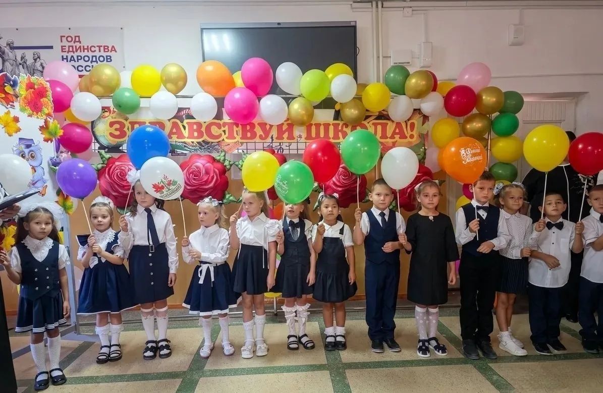 Александр Соколовский: Сегодня все школы Первомайского района распахнули свои двери, чтобы встретить учеников! Александр Соколовский: Сегодня все школы Первомайского района распахнули свои двери, чтобы встретить учеников!