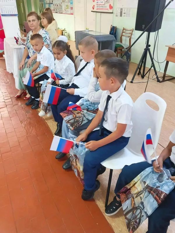 Уважаемые жители Ленинского района! Дорогие школьники, педагоги и родители! Уважаемые жители Ленинского района! Дорогие школьники, педагоги и родители!