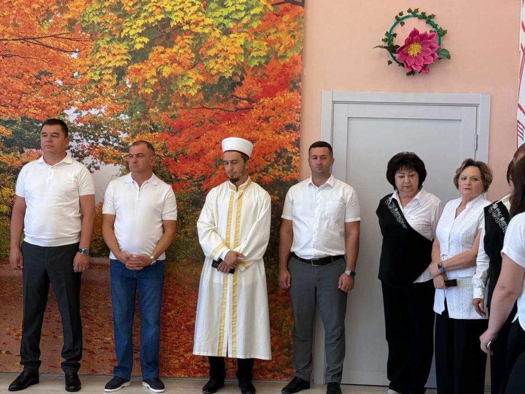 В школах Бахчисарайского района прошли торжественные линейки, посвященные Дню знаний В школах Бахчисарайского района прошли торжественные линейки, посвященные Дню знаний