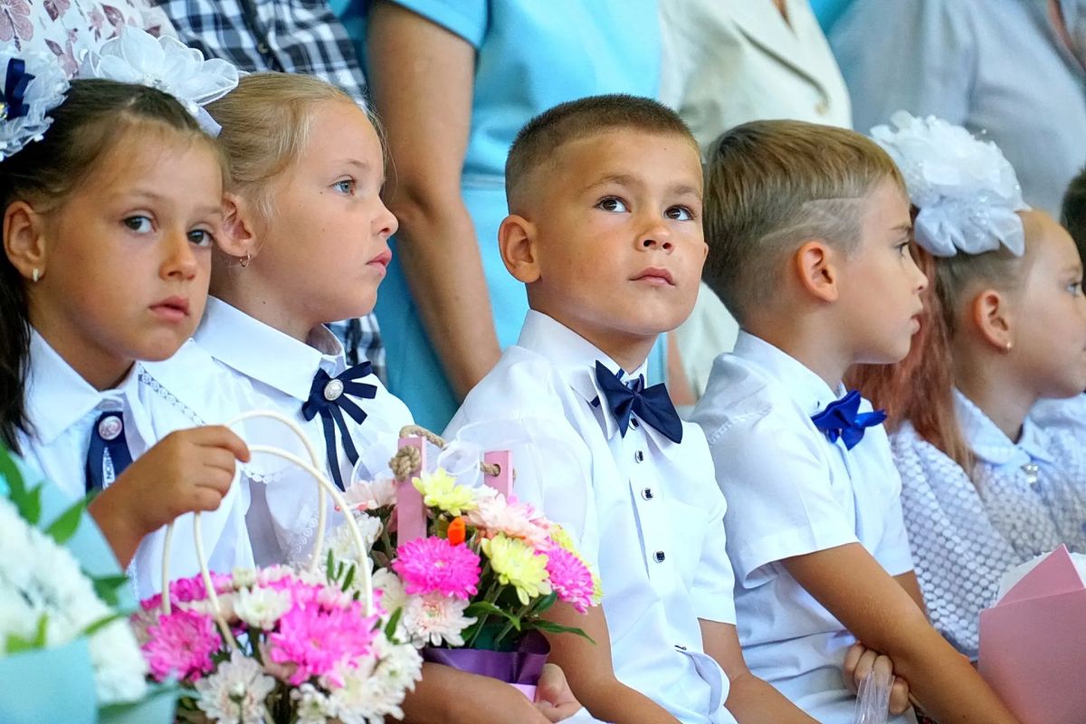 Виталий Оганесян: Принял участие в торжественной линейке, посвящённой Дню знаний, в школе №12 Виталий Оганесян: Принял участие в торжественной линейке, посвящённой Дню знаний, в школе №12