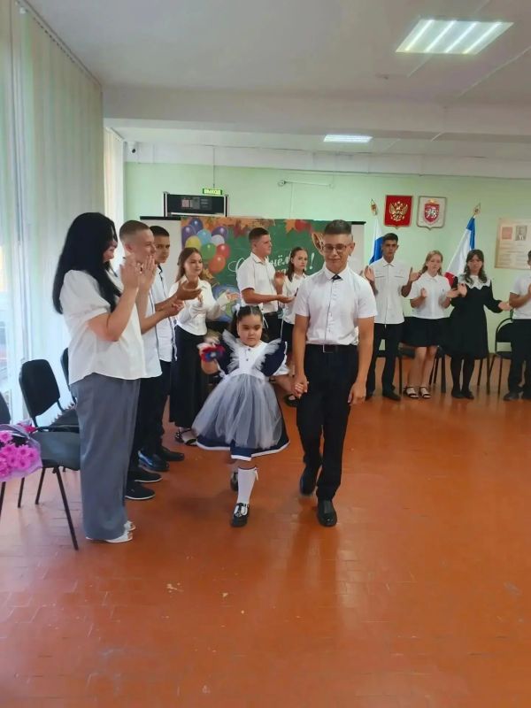 Уважаемые жители Ленинского района! Дорогие школьники, педагоги и родители! Уважаемые жители Ленинского района! Дорогие школьники, педагоги и родители!