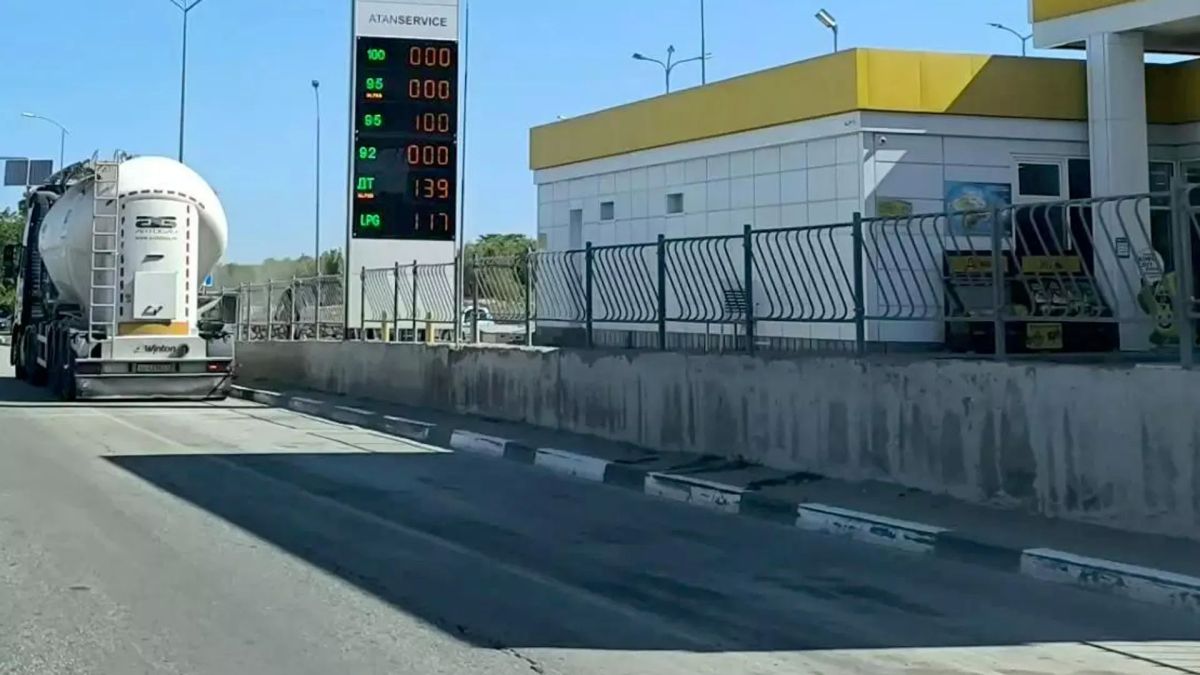 Бензин марки АИ-95 по 100 рублей появился на заправках в Крыму