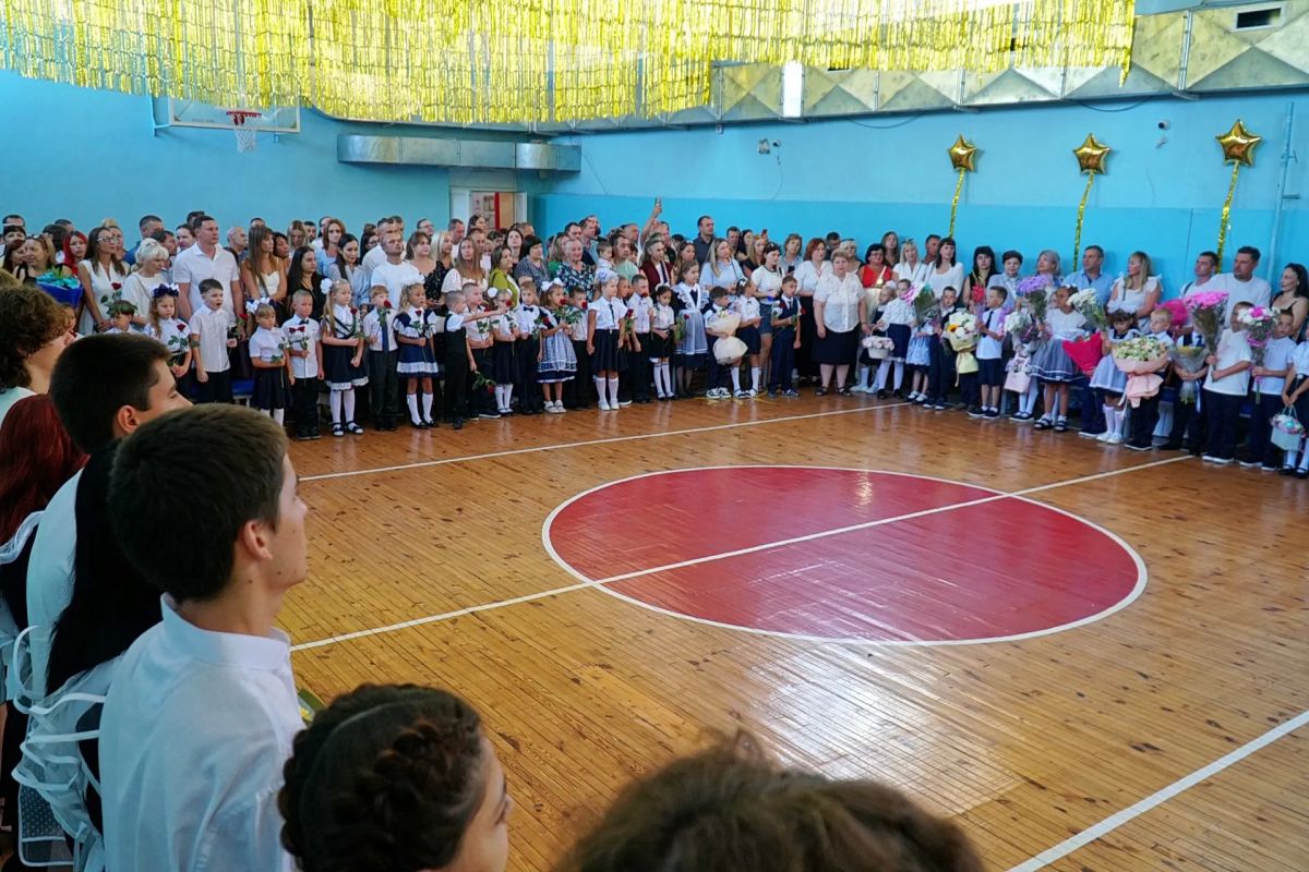 Виталий Оганесян: Принял участие в торжественной линейке, посвящённой Дню знаний, в школе №12 Виталий Оганесян: Принял участие в торжественной линейке, посвящённой Дню знаний, в школе №12