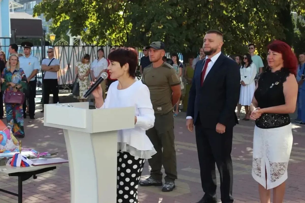 С Днём знаний, Судак!. Сегодня в школе-гимназии №1 принял участие в торжественной линейке, посвящённой началу нового учебного года С Днём знаний, Судак!. Сегодня в школе-гимназии №1 принял участие в торжественной линейке, посвящённой началу нового учебного года