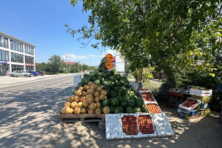 В Симферопольском районе оштрафовали стихийных торговцев