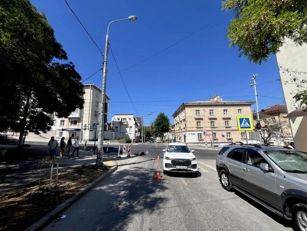 Иномарка сбила велосипедиста в Севастополе Иномарка сбила велосипедиста в Севастополе