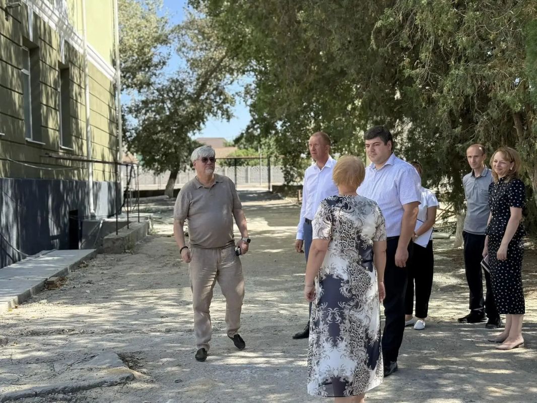 Анушаван Агаджанян: В ходе рабочей поездки в Джанкой уделил особое внимание вопросам подготовки городской инфраструктуры к предстоящему отопительному сезону Анушаван Агаджанян: В ходе рабочей поездки в Джанкой уделил особое внимание вопросам подготовки городской инфраструктуры к предстоящему отопительному сезону