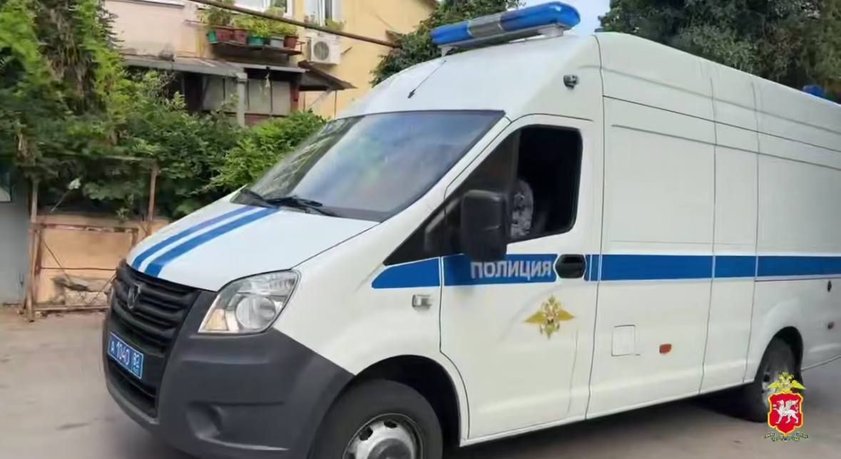 В Ялте иностранный курьер мошенников украл у пенсионерки более 700 тысяч рублей