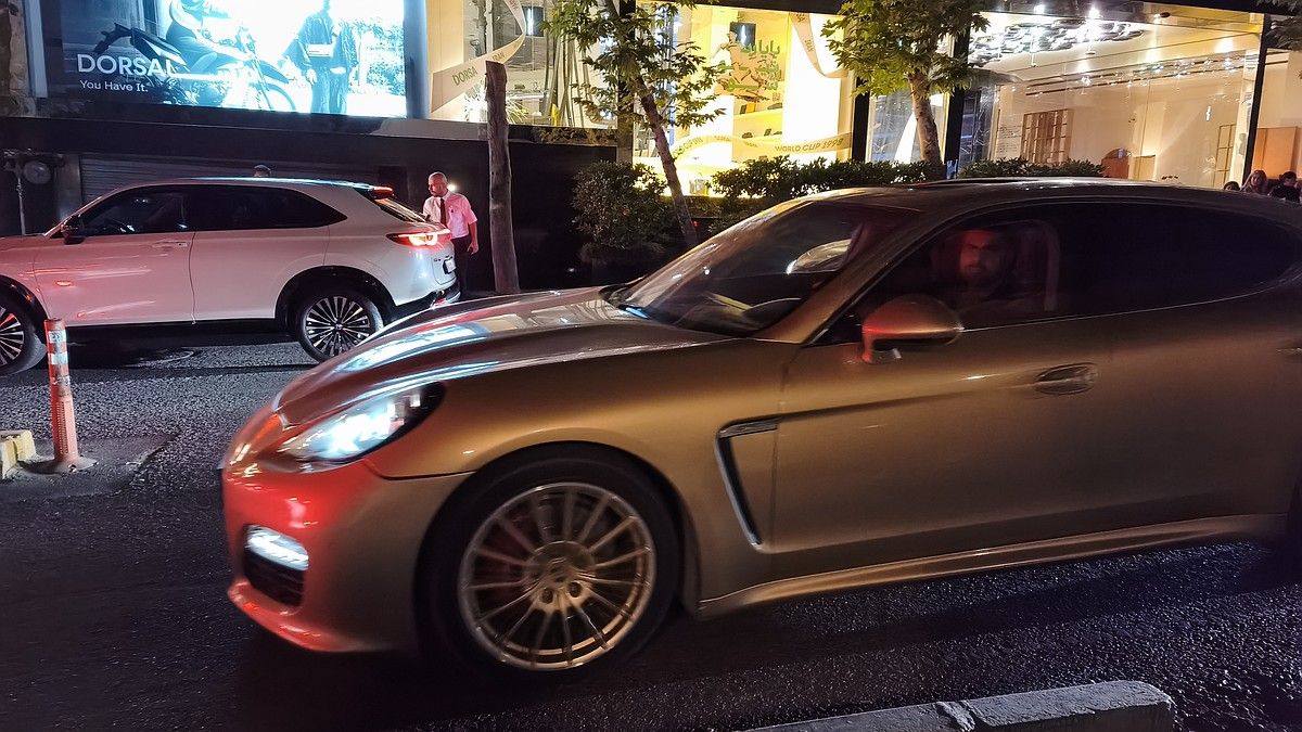 В Чернушке у должника арестовали Porsche Cayenne за долги в 600 тысяч рублей