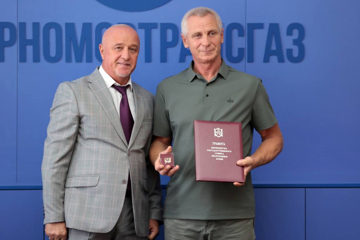 Валерий Коваленко поздравил работников нефтегазовой отрасли с профессиональным праздником Валерий Коваленко поздравил работников нефтегазовой отрасли с профессиональным праздником