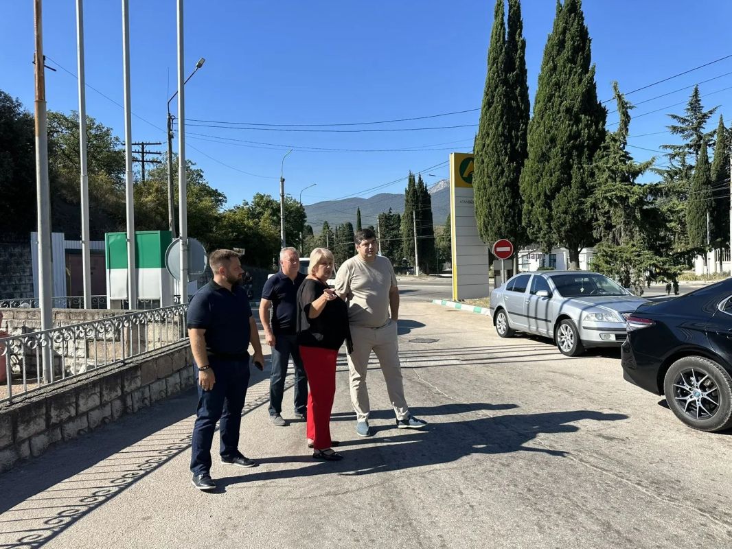 Анушаван Агаджанян: В рамках рабочей поездки в Алуштинский муниципальный округ посетил села Малореченское и Рыбачье, где ознакомился с текущей ситуацией на территории и встретился с местными жителями Анушаван Агаджанян: В рамках рабочей поездки в Алуштинский муниципальный округ посетил села Малореченское и Рыбачье, где ознакомился с текущей ситуацией на территории и встретился с местными жителями