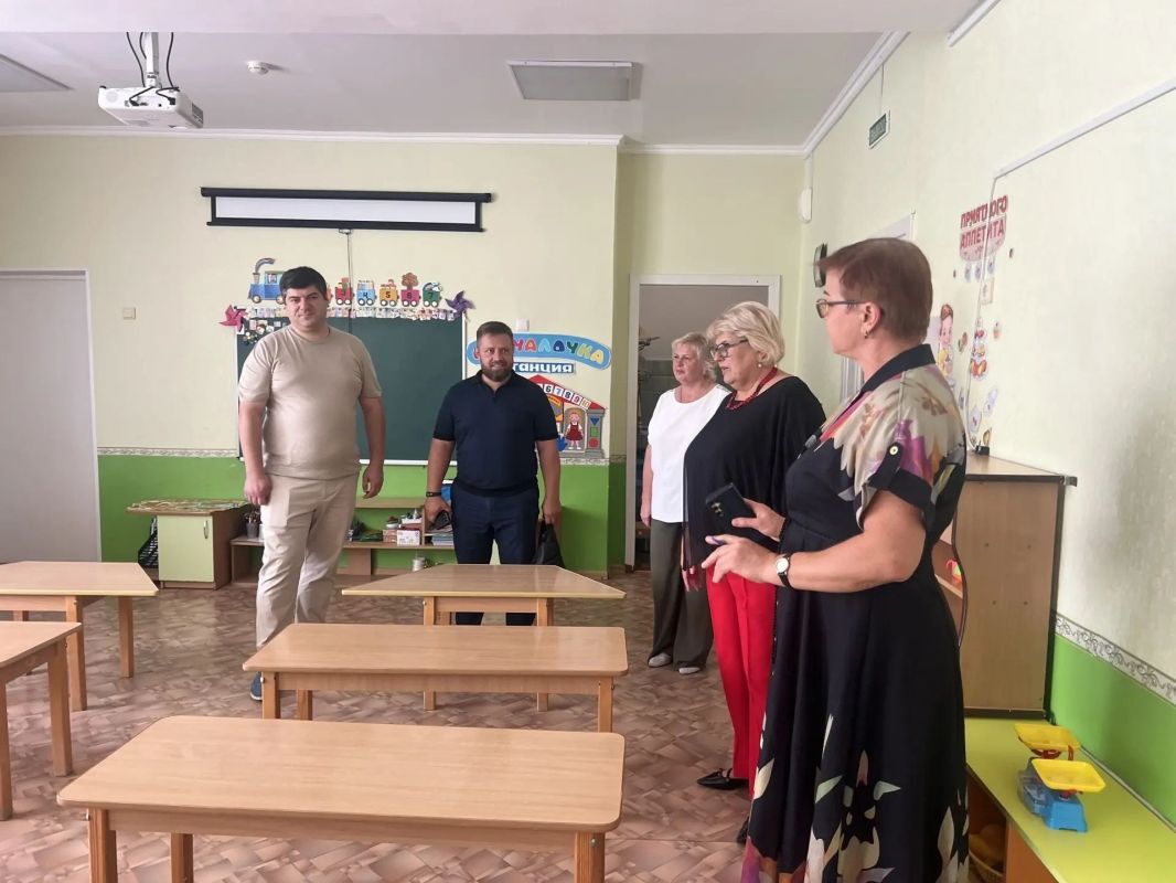Анушаван Агаджанян: В рамках рабочей поездки в Алуштинский муниципальный округ посетил села Малореченское и Рыбачье, где ознакомился с текущей ситуацией на территории и встретился с местными жителями Анушаван Агаджанян: В рамках рабочей поездки в Алуштинский муниципальный округ посетил села Малореченское и Рыбачье, где ознакомился с текущей ситуацией на территории и встретился с местными жителями