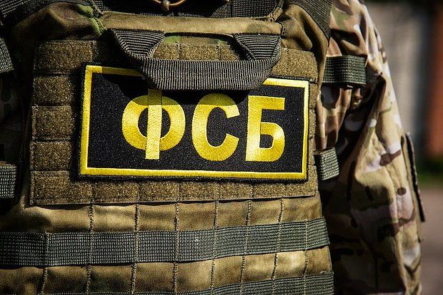 В Крыму ФСБ задержала мужчину за подготовку теракта в медучреждении и сбор данных