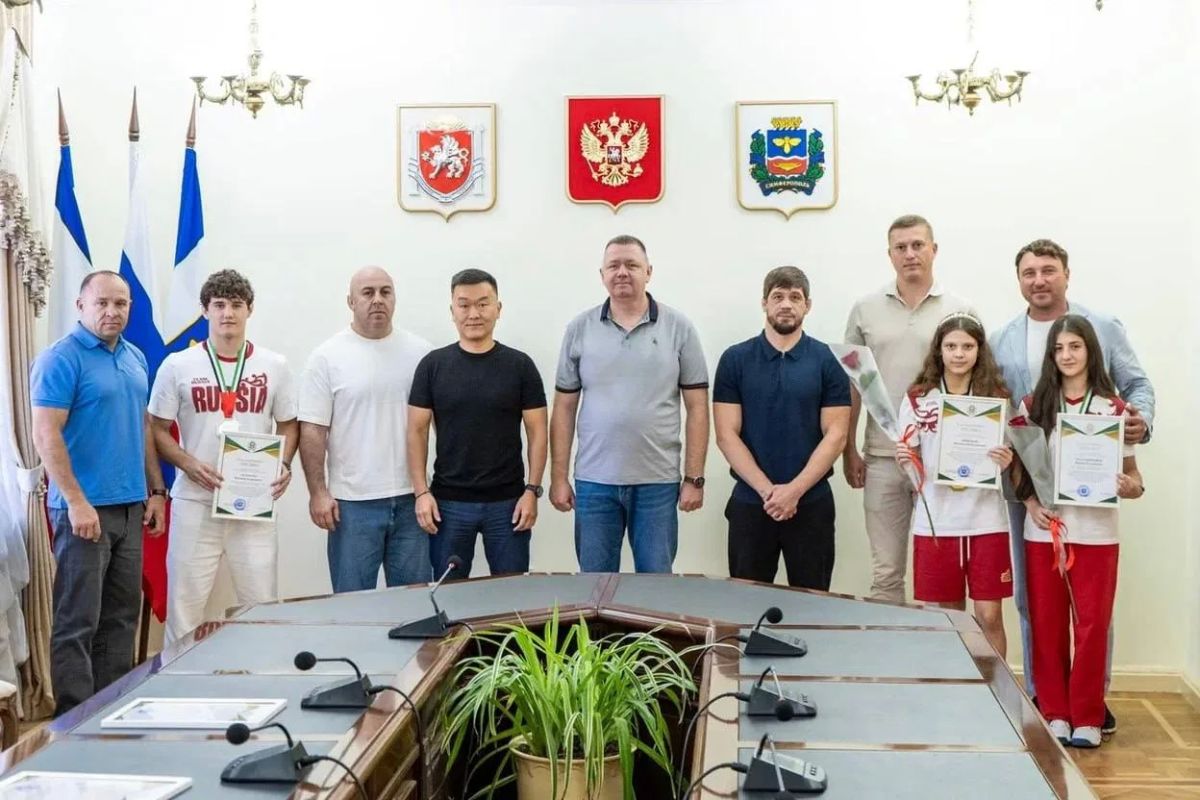 Спортсмены из Симферополя заняли призовые места на чемпионате мира по смешанным единоборствам в Абу-Даби