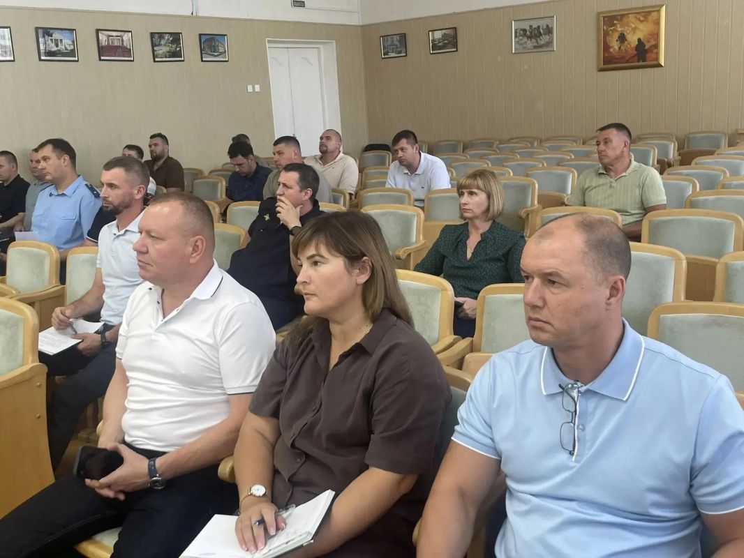 В Симферопольском районе обсудили оптимизацию системы обращения с отходами В Симферопольском районе обсудили оптимизацию системы обращения с отходами