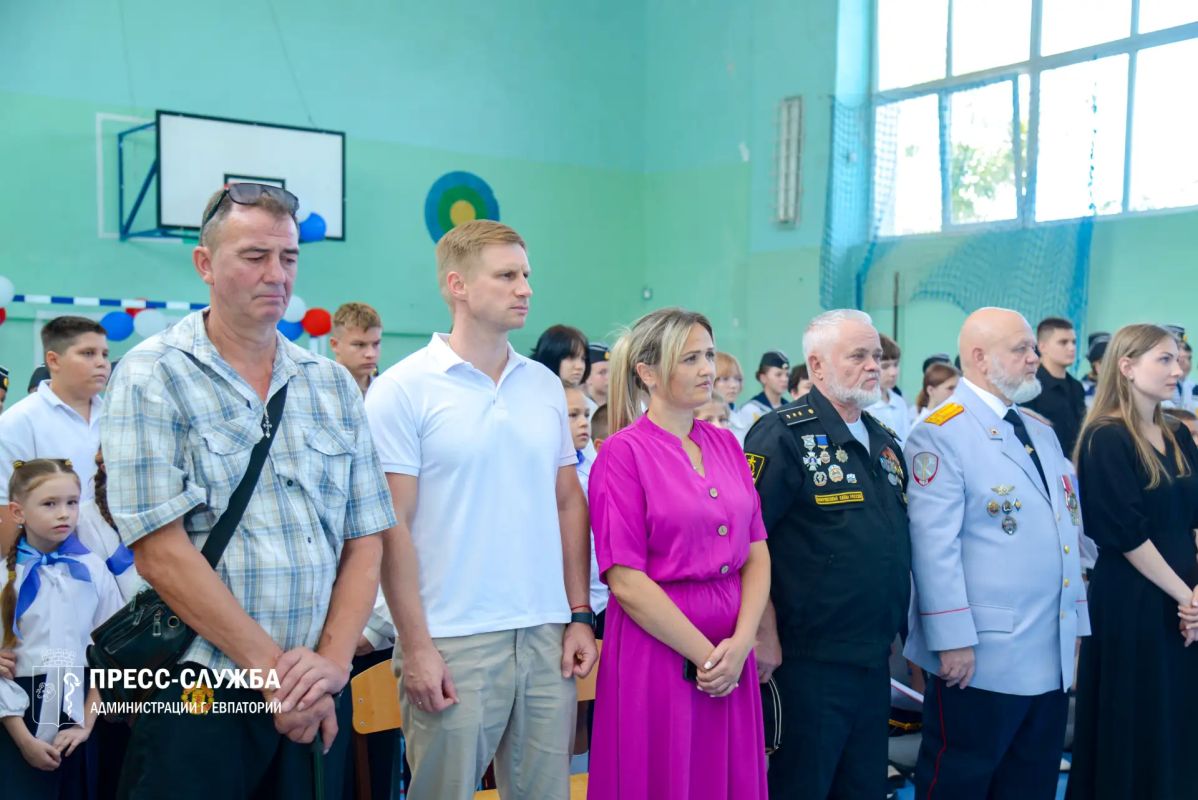 В поселке Новоозерное состоялось мероприятие, посвященное присвоению местной школе имени Героя Российской Федерации Константина Юрьевича Сомова В поселке Новоозерное состоялось мероприятие, посвященное присвоению местной школе имени Героя Российской Федерации Константина Юрьевича Сомова