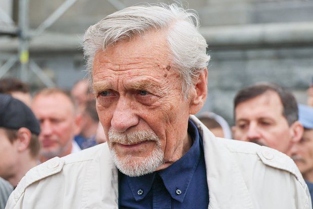 Актер Александр Михайлов сообщил, что перенес тяжелую форму пневмонии