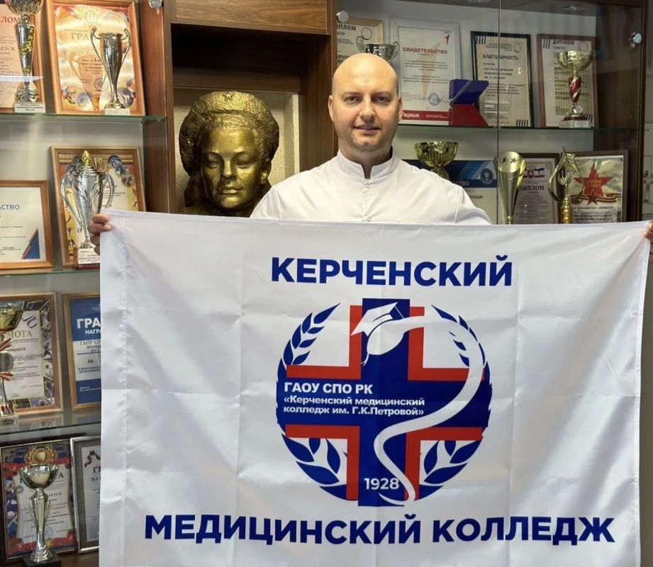 Иван Кошель: До 15 сентября. Продлён прием документов в ГАОУ СПО РК Керченский медколледж им Г К Петровой! Есть БЮДЖЕТНЫЕ места! После 11 классов на специальности "Лечебное дело" и "Сестринское дело"