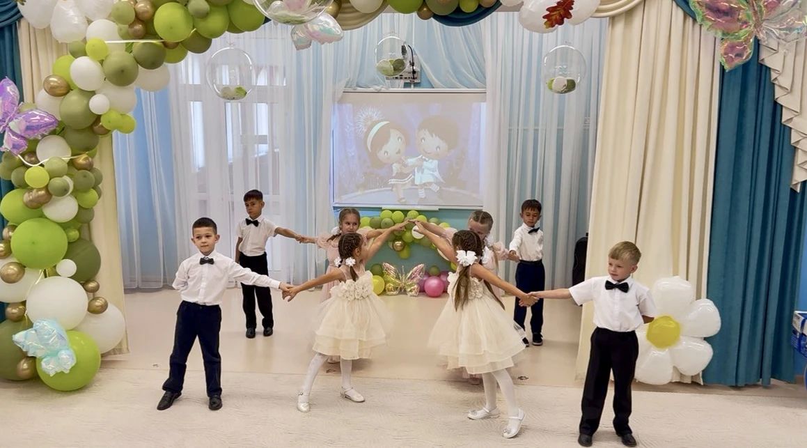 Руслан Якубов поздравил с 5-летним юбилеем детский сад «Ляле» Руслан Якубов поздравил с 5-летним юбилеем детский сад «Ляле»