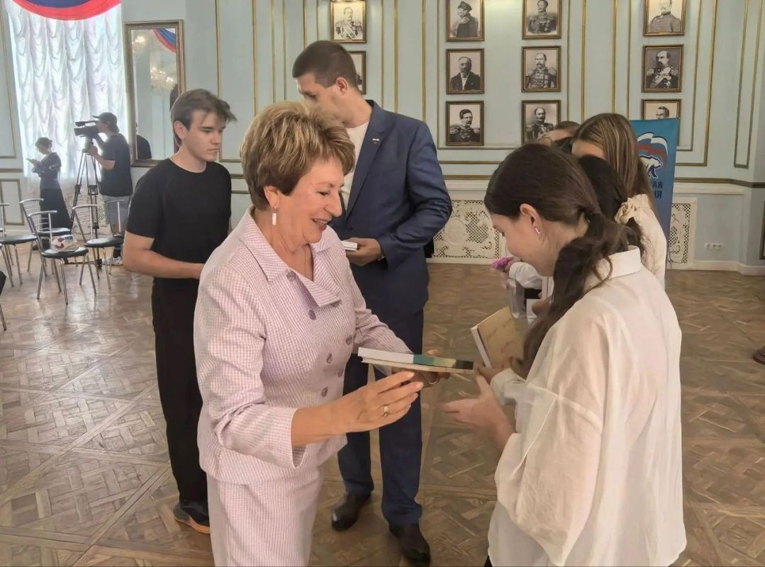 Екатерина Алтабаева: Сегодня вручила награды знатокам истории Отечества, победителям двух конкурсов Екатерина Алтабаева: Сегодня вручила награды знатокам истории Отечества, победителям двух конкурсов