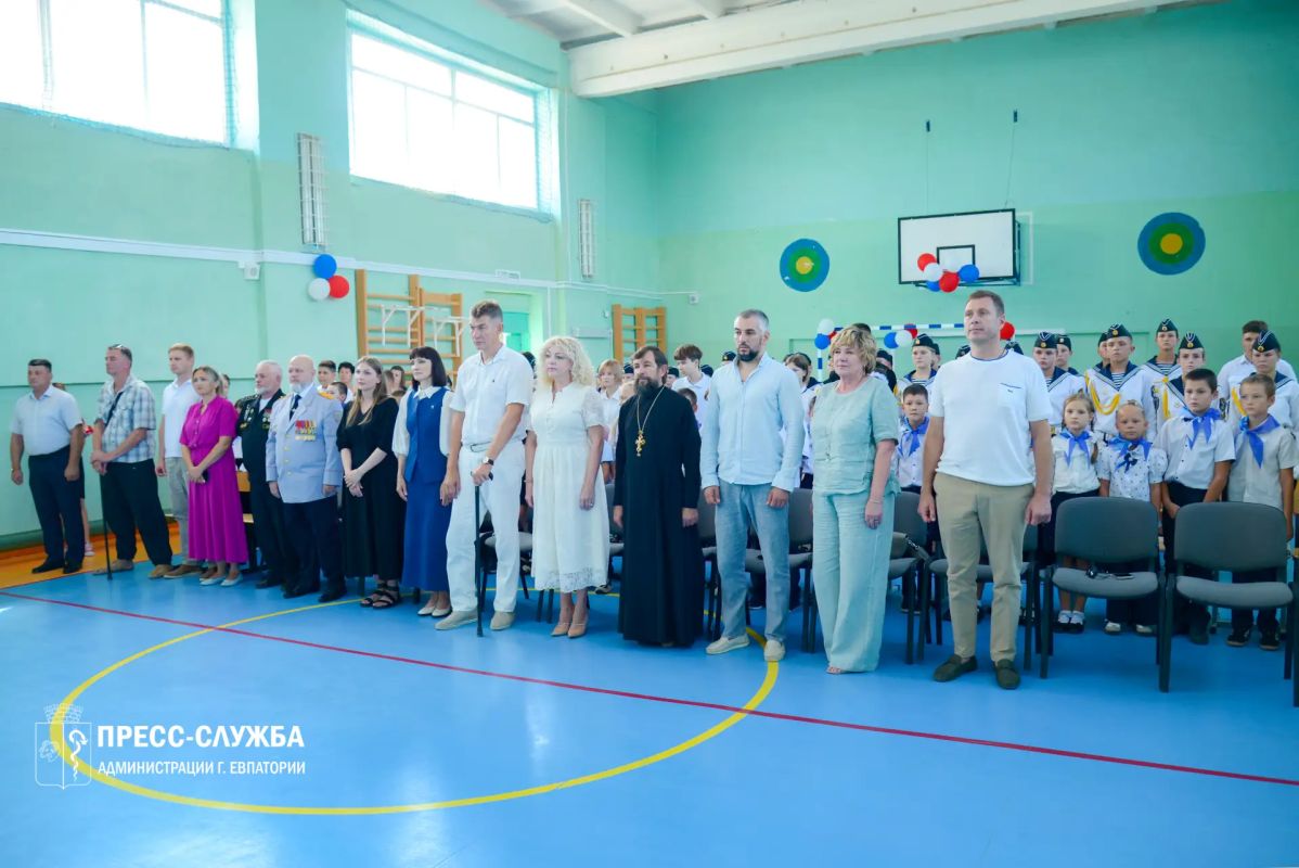 В поселке Новоозерное состоялось мероприятие, посвященное присвоению местной школе имени Героя Российской Федерации Константина Юрьевича Сомова