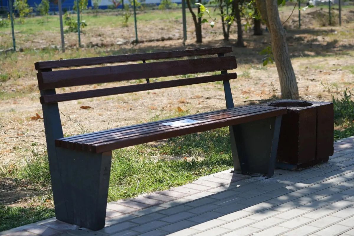 Служба городского хозяйства приводит в порядок парки и улицы города Служба городского хозяйства приводит в порядок парки и улицы города