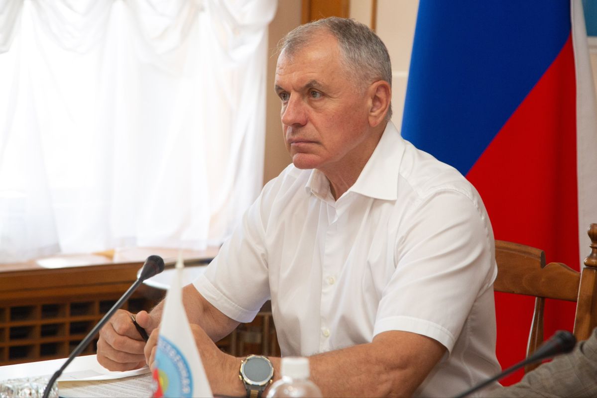 Председателя Госсовета Крыма Владимира Константинова наградили орденом «За доблестный труд»