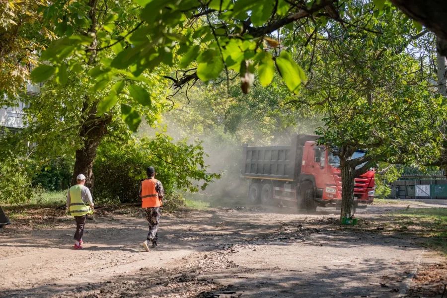 На улице Менжинского благоустроят новую пешеходную зону по просьбам жителей На улице Менжинского благоустроят новую пешеходную зону по просьбам жителей