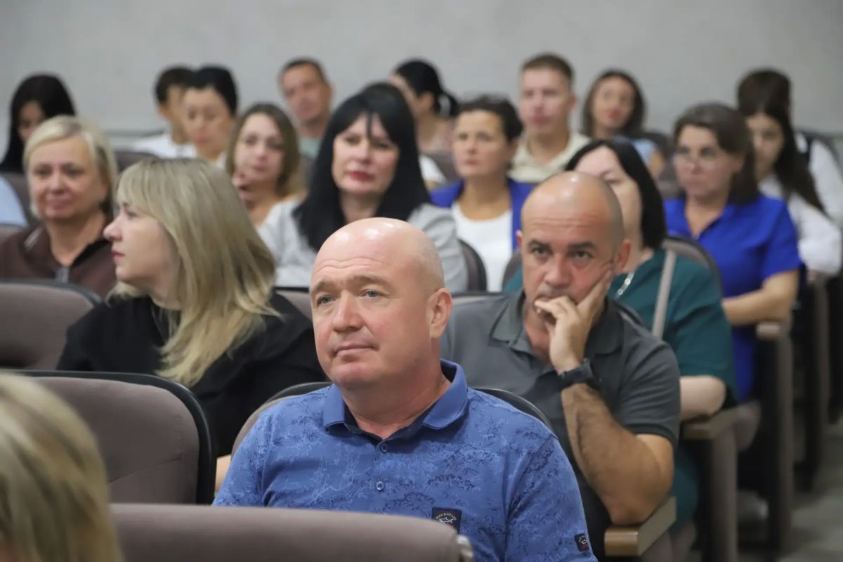 Состоялось еженедельное аппаратное совещание, в ходе которого участники обсудили работу экстренных служб, подготовку к отопительному сезону и реализацию федеральных требований в сфере недвижимости Состоялось еженедельное аппаратное совещание, в ходе которого участники обсудили работу экстренных служб, подготовку к отопительному сезону и реализацию федеральных требований в сфере недвижимости