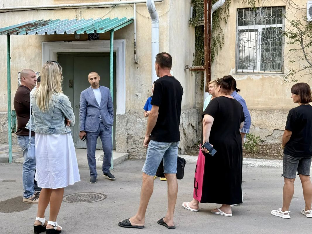 Виталий Оганесян: Встретился с жильцами многоквартирных домов №81 и 83 по улице 13 Ноября Виталий Оганесян: Встретился с жильцами многоквартирных домов №81 и 83 по улице 13 Ноября