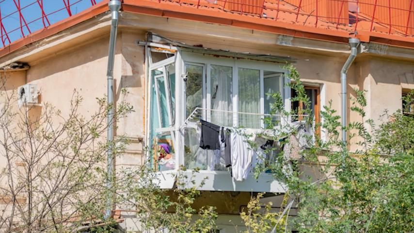 Десять многоэтажек и корпус детсада пострадали после вчерашней атаки ВСУ в Ленинском районе Севастополя Десять многоэтажек и корпус детсада пострадали после вчерашней атаки ВСУ в Ленинском районе Севастополя